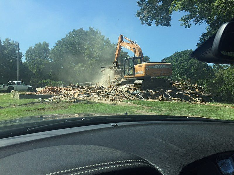 2nd image of 5770 Main St