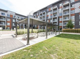 95 Dundas St W #4, Oakville, ON L6M 4L9