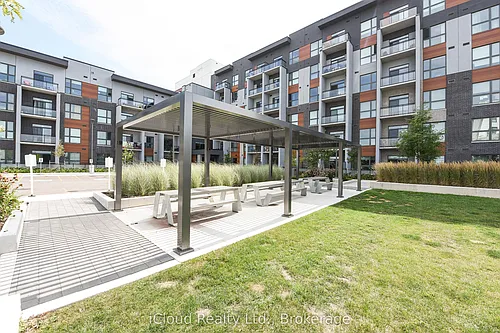 95 Dundas St W Photo 1