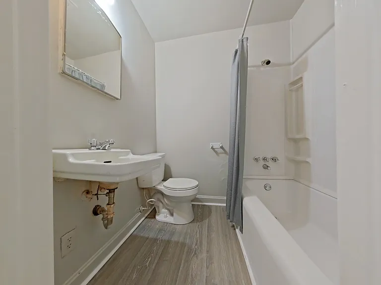 610 Hawthorne Ave #B — Photo 8