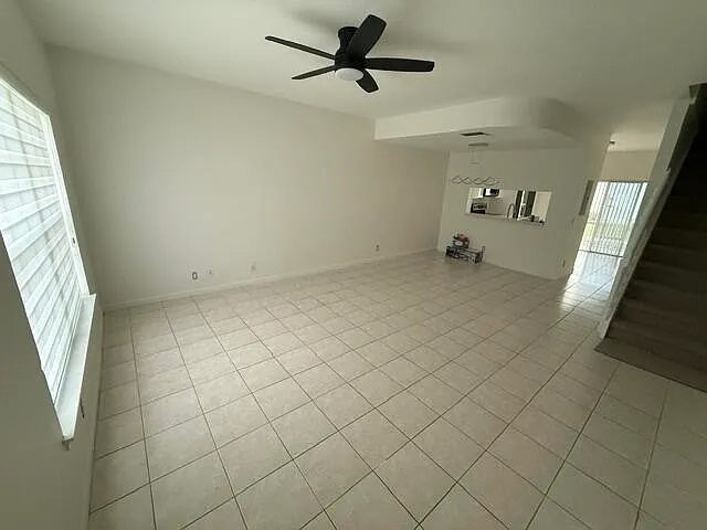 3 bed, 2.5 bath, 1170 sqft, $2,800 — Photo 2