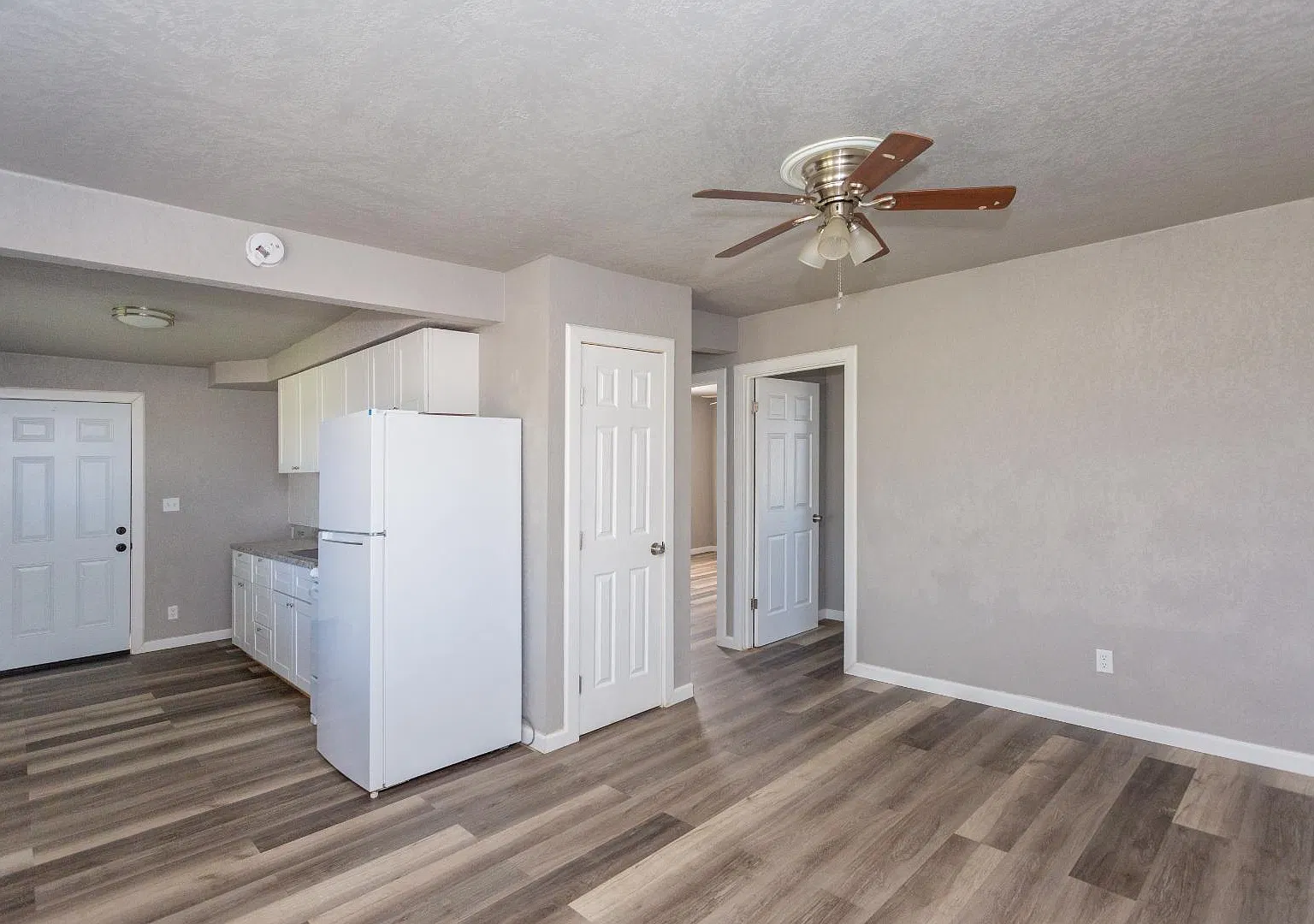 1009 1/2 S Lea Ave — Photo 3