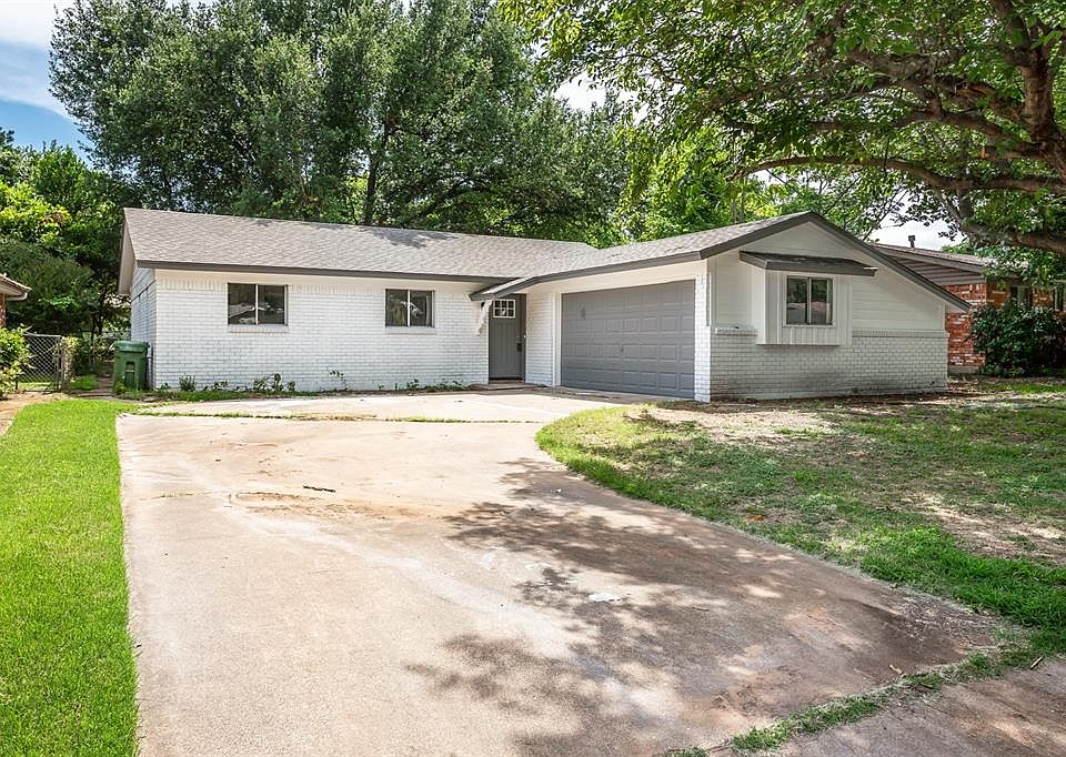 1st image of 921 Dee Ln