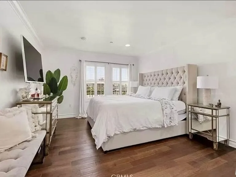 1621 Barry Ave #Penthouse 3 — Photo 3