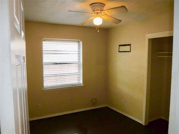 3rd image of 214 White Oak Dr
