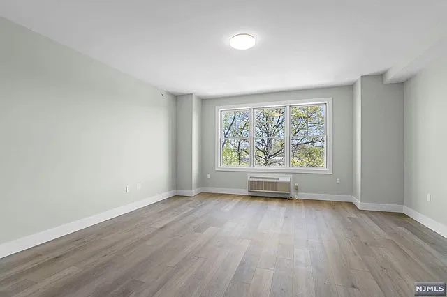 Studio, 577 sqft, $2,500 — Photo 4