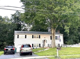 43 Sky View Cir, New Haven, CT 06514