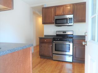14 Pond St APT 2L, Beverly, MA 01915