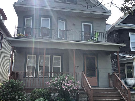 2nd image of 108 Greenfield St Floor 1
