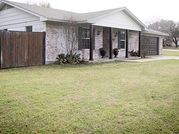 3rd image of 912 Keller Ave