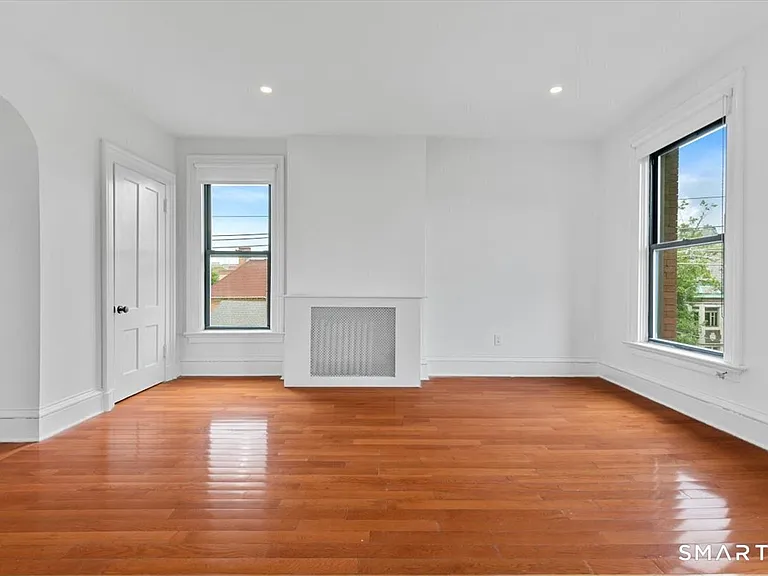 46 Trumbull St #3 — Photo 10