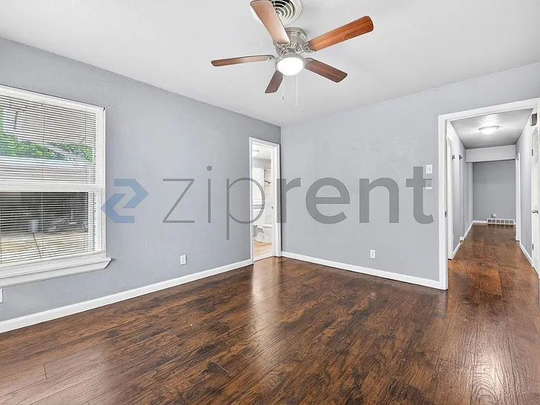 2332 Grandview Dr — Photo 6