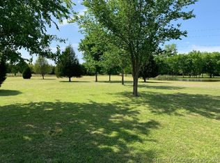 11874 N Memorial Dr, Collinsville, OK 74021