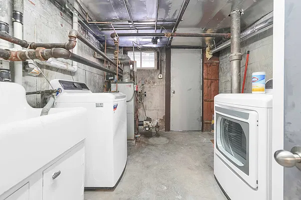 Sold by Mitra Hakimi Realty Group, LLC | media 29