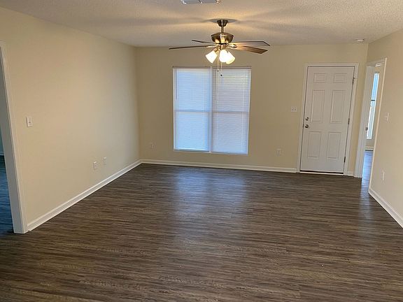3rd image of 120 Twelve Oaks Ct