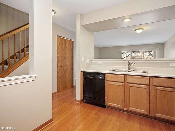 5th image of 1629 Orchard Ave