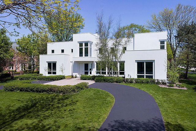 1st image of 701 Redwood Ln