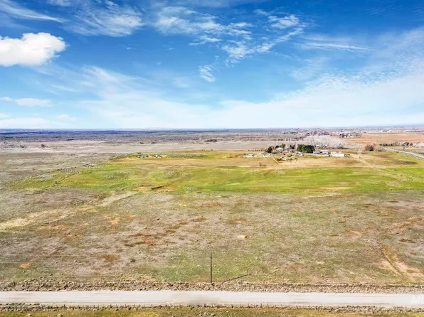 399 N 70 W, Shoshone, ID 83352