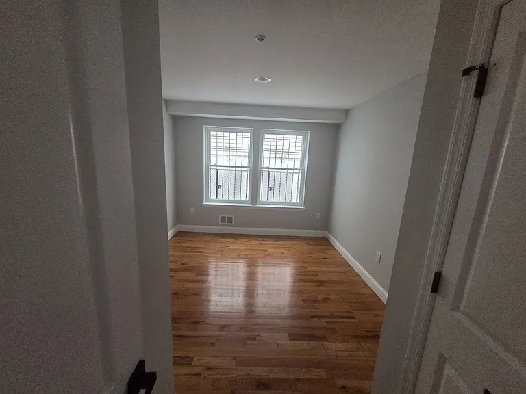 214 S 10th St #2 — Photo 19
