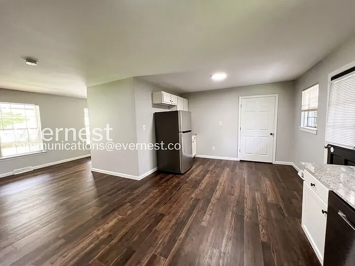 222 Rebecca Dr — Photo 4