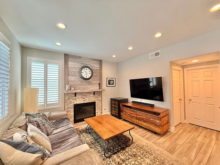 8924 Rotherham Ave — Photo 4