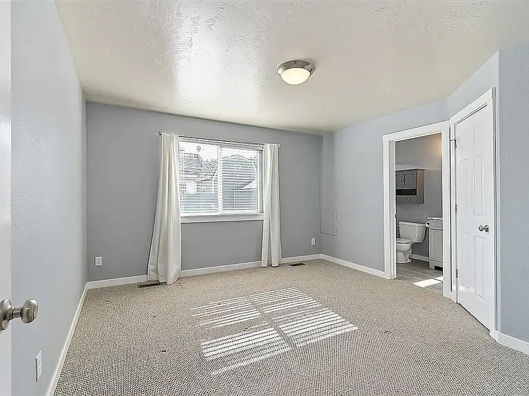 2114 N Rosedust Dr — Photo 10