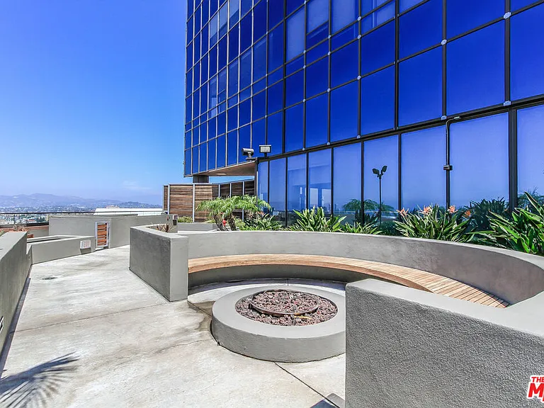1100 Wilshire Blvd #1805 — Photo 10