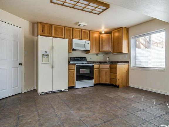 4th image of 649 N Janelle Cove Way