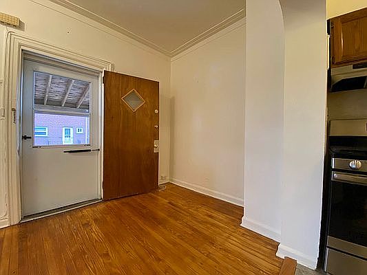 4th image of 1114 Dean Ave #2