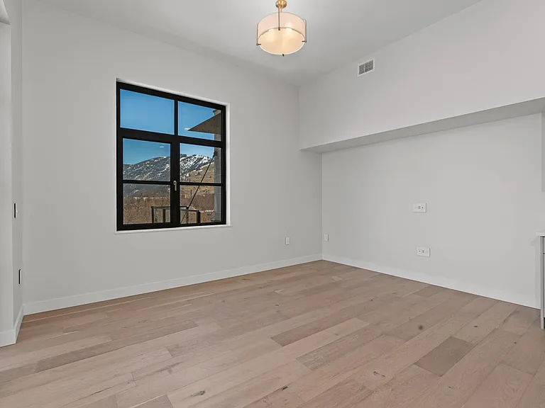 265 S 4th St E #407 — Photo 4