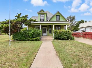 107 S Broadway Ave, Hobart, OK 73651