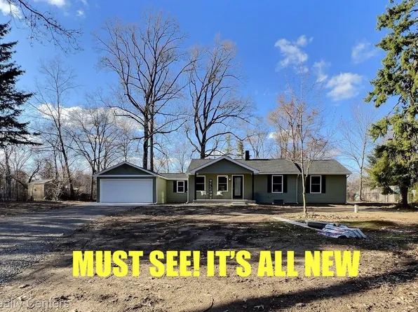 9822 Avonlea Ave, White Lake, MI 48386