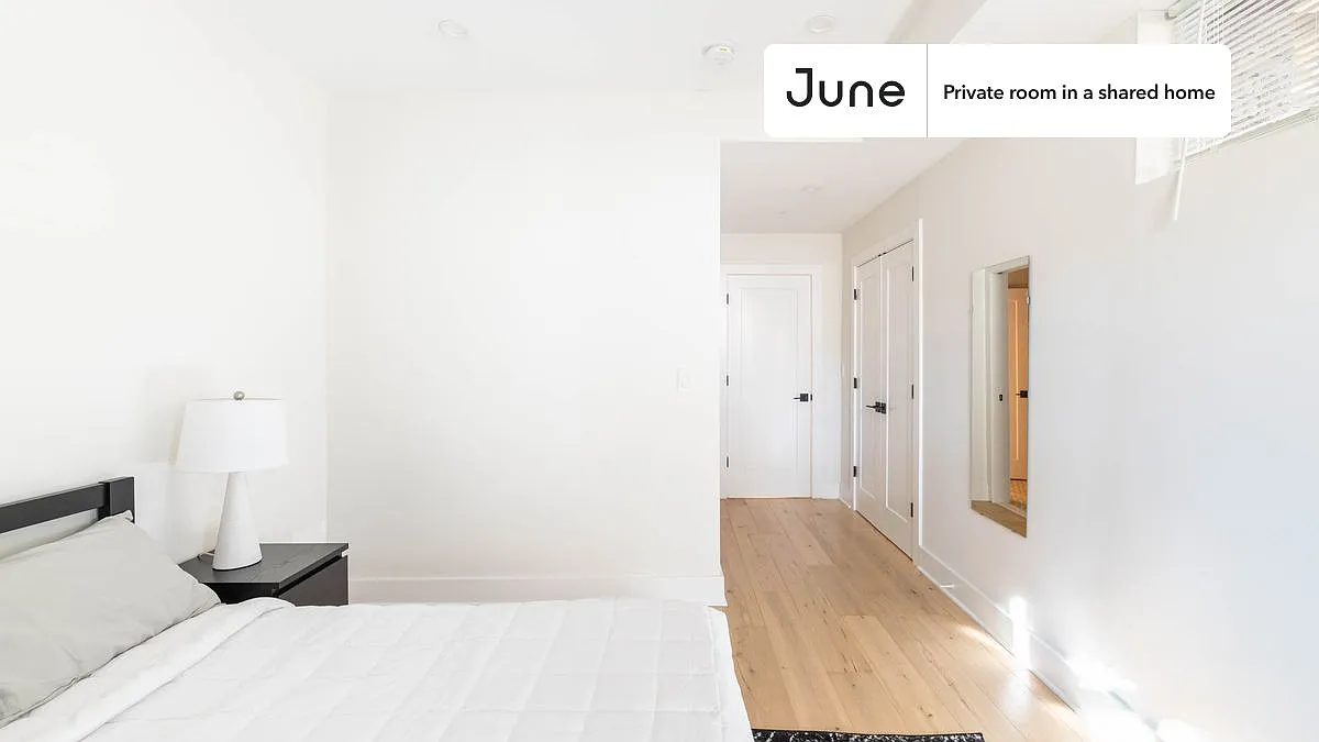 Full bedroom in 3 bed/2.5 bath home in Columbia Heights #1718 C — Photo 3