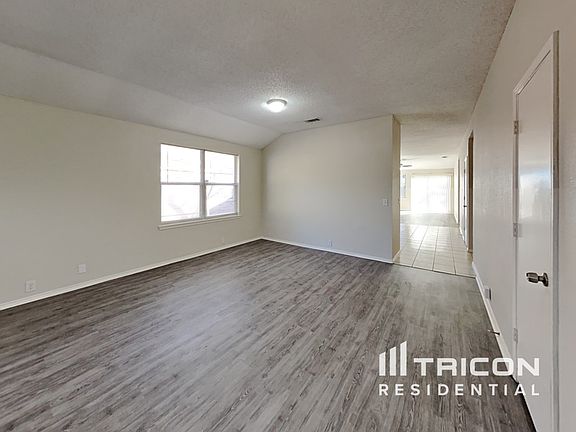 3rd image of 1508 Columbia Dr