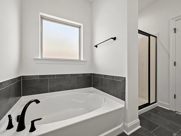 38405 Parliament Dr — Photo 12