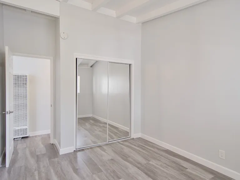 1410 Jefferson Ave — Photo 5