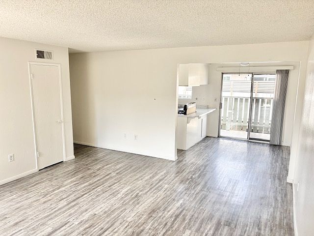 1st image of 505 Sunflower Ave APT C