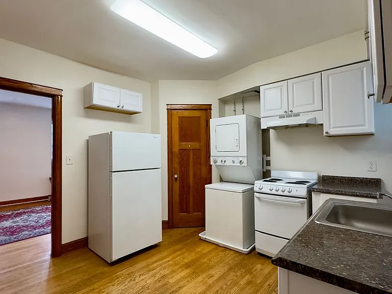 For Rent: Contemporary Living at 402 Folcroft St, — Photo 16