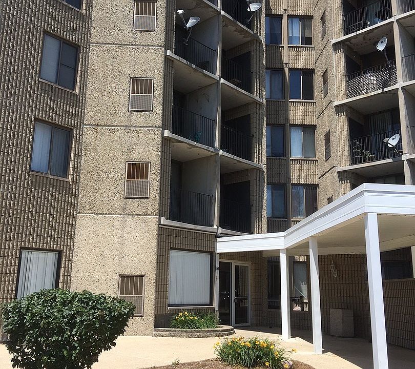 2nd image of 1750 N Marywood Ave APT 412