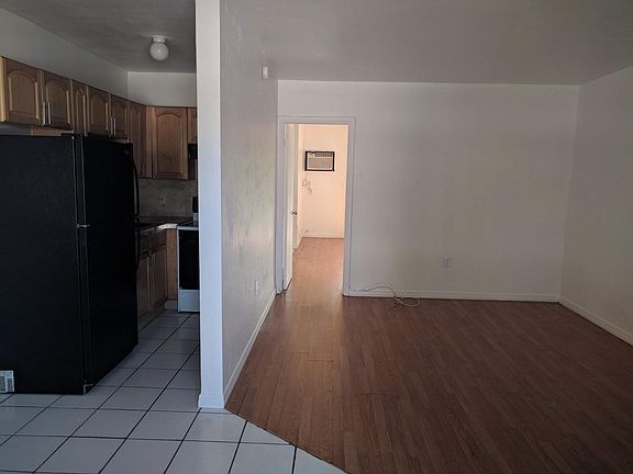 3rd image of 1777 Venice Ln APT 232