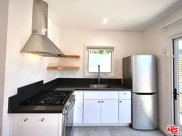 4448 Elmer Ave — Photo 3