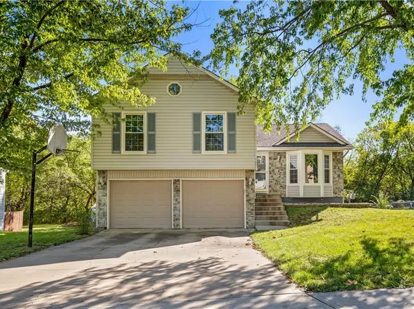 1401 W Prairie Ter, Olathe, KS 66061