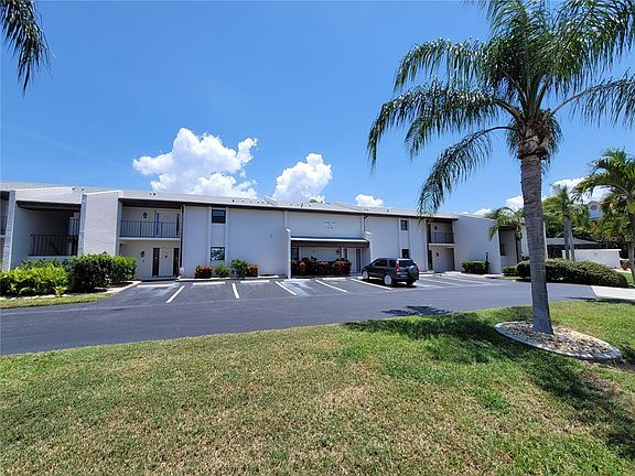 2nd image of 1318 Wesley Dr #3