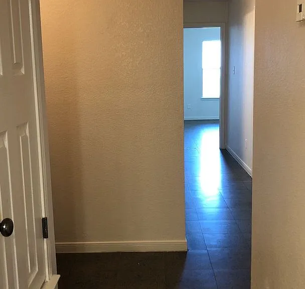 1409 Nicholas Cir #B — Photo 9