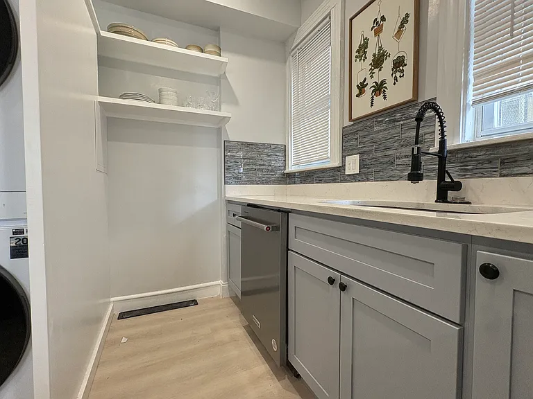 137 Centre St #1 — Photo 7