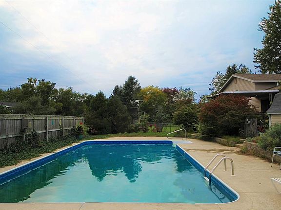 5th image of 5959 Marilyn Ct