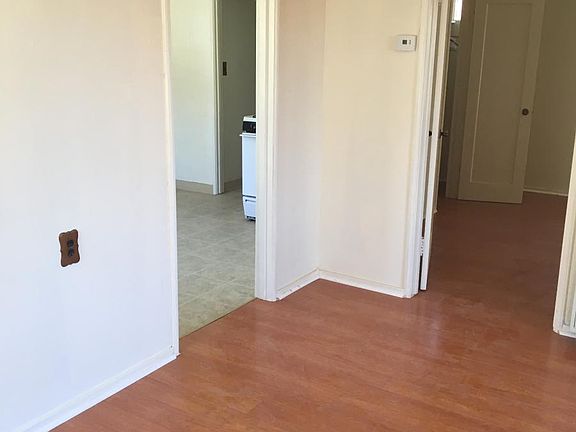 4th image of 21839 Meekland Ave