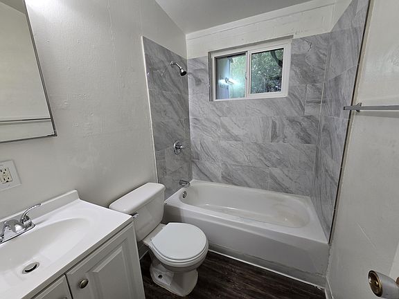 Brand New Beautifully Remodelled Bathroom.