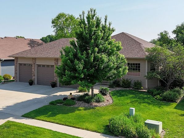 216 E Tabor Ct