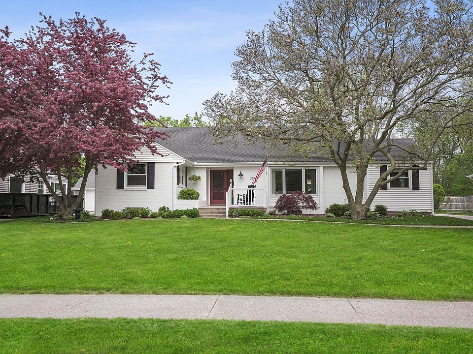 1st image of 2847 Elmwood Dr SE